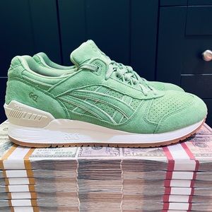 Asics X Concepts Gel Respector. Special money box. Rare. Mens size 11